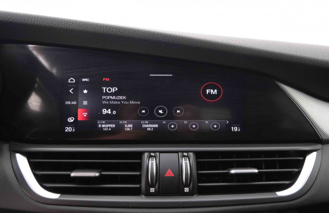 ALFAROMEO_ALFAROMEO_GIULIA_2549192_10.jpg
