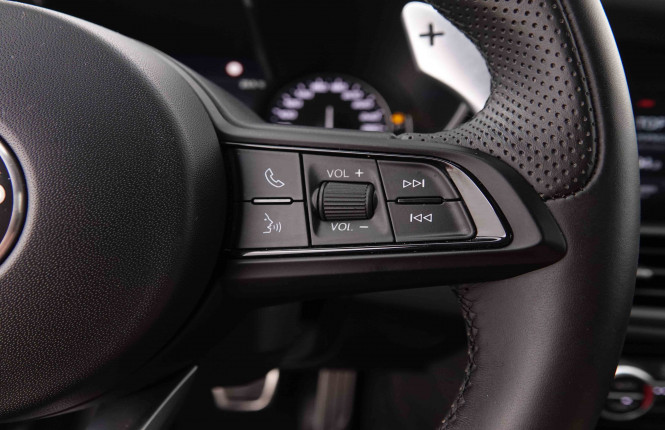 ALFAROMEO_ALFAROMEO_GIULIA_2549192_18.jpg