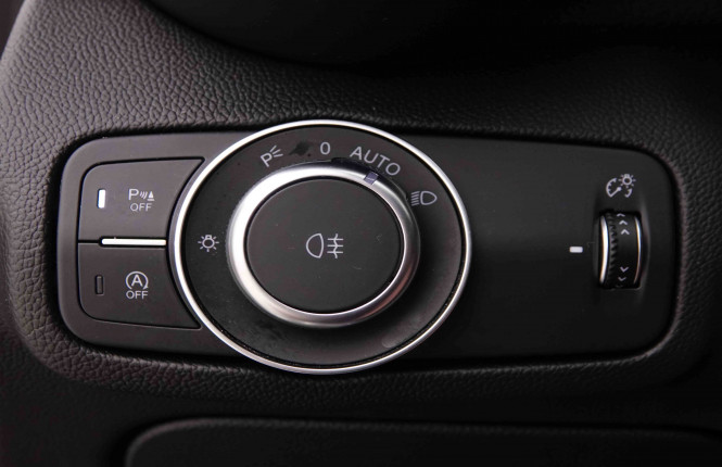 ALFAROMEO_ALFAROMEO_GIULIA_2549192_7.jpg