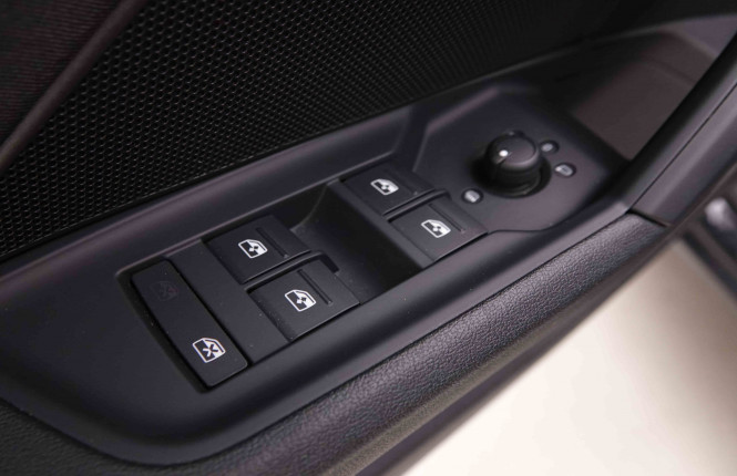 AUDI_AUDI_A3_2550859_20.jpg AUDI_AUDI_A3_2550859_20.jpg