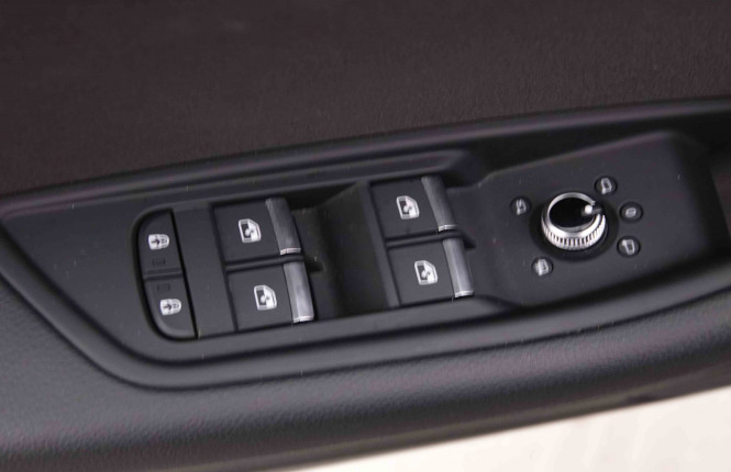 AUDI_AUDI_A4_2548643_23.jpg