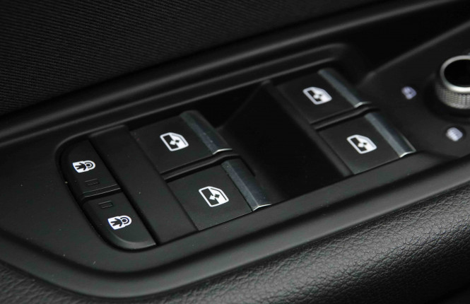 AUDI_AUDI_A4_2654705_23.jpg