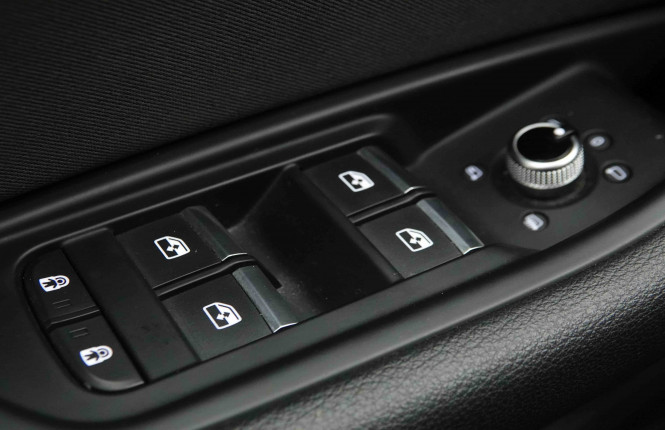 AUDI_AUDI_A4_2654706_23.jpg AUDI_AUDI_A4_2654706_23.jpg