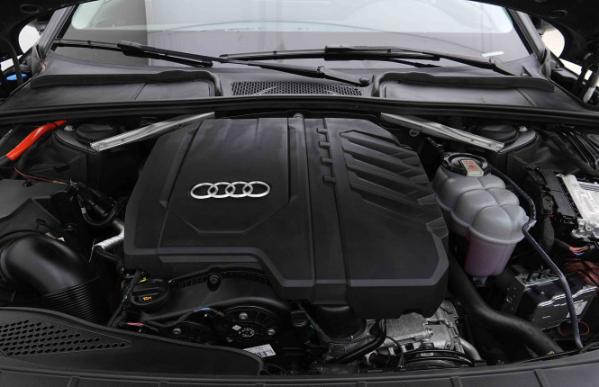 AUDI_AUDI_A4_2654890_24.jpg AUDI_AUDI_A4_2654890_24.jpg