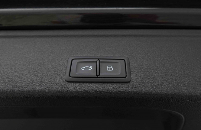 AUDI_AUDI_A4_2654902_6.jpg AUDI_AUDI_A4_2654902_6.jpg