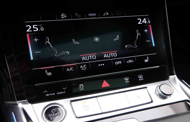 AUDI_AUDI_E_TRON_2551046_14.jpg