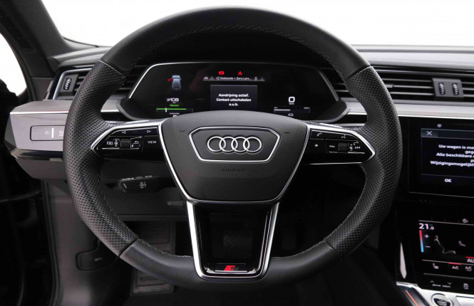 AUDI_AUDI_E_TRON_2652529_10.jpg AUDI_AUDI_E_TRON_2652529_10.jpg