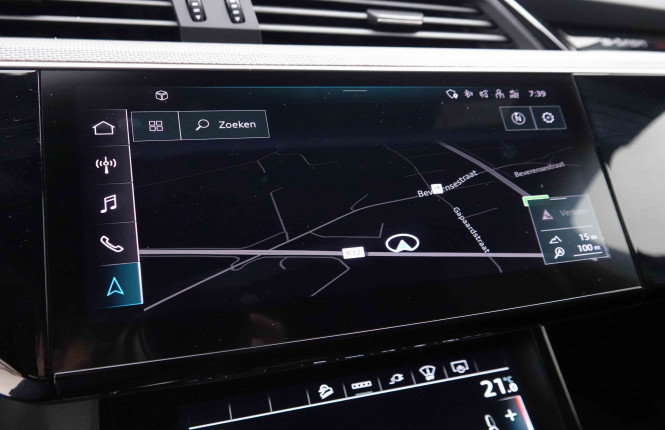 AUDI_AUDI_E_TRON_2652529_11.jpg AUDI_AUDI_E_TRON_2652529_11.jpg