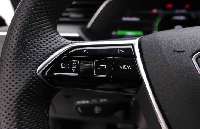 AUDI_AUDI_E_TRON_2652529_21.jpg AUDI_AUDI_E_TRON_2652529_21.jpg