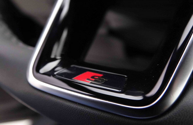 AUDI_AUDI_E_TRON_2652529_23.jpg AUDI_AUDI_E_TRON_2652529_23.jpg