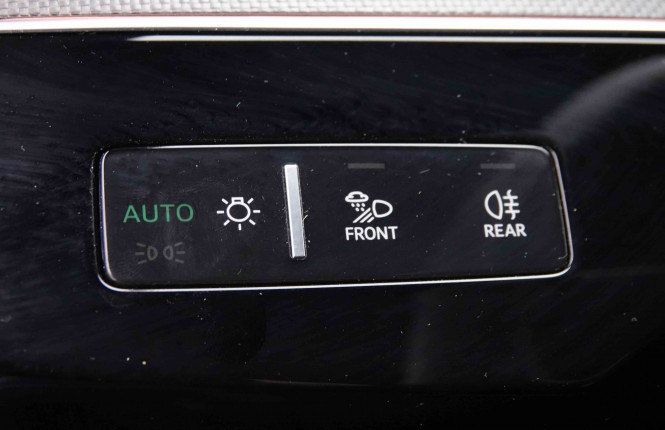 AUDI_AUDI_E_TRON_2652529_9.jpg AUDI_AUDI_E_TRON_2652529_9.jpg