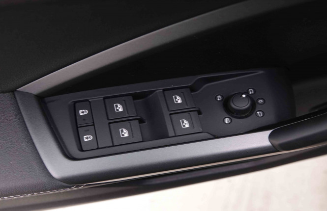 AUDI_AUDI_Q3_2548428_22.jpg