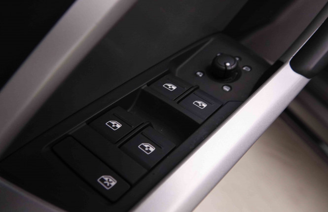 AUDI_AUDI_Q3_2550750_23.jpg