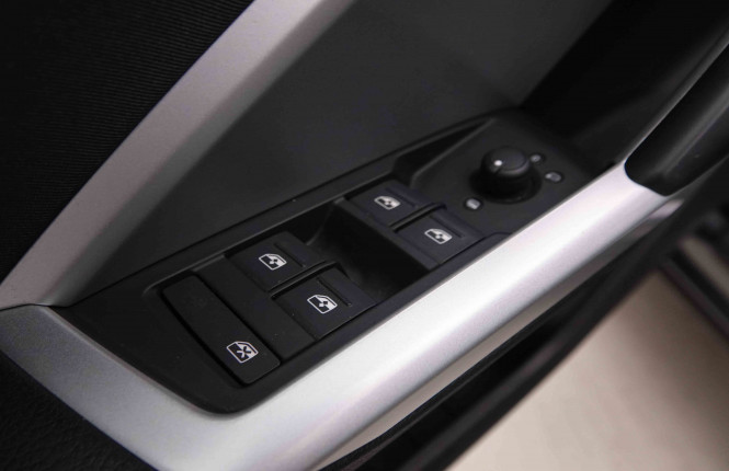 AUDI_AUDI_Q3_2551087_20.jpg AUDI_AUDI_Q3_2551087_20.jpg