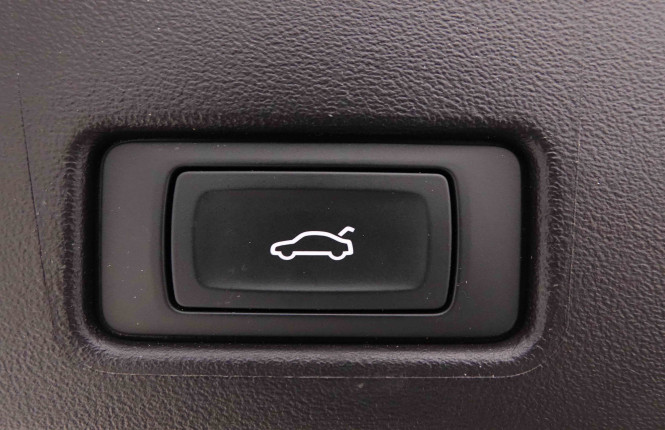 AUDI_AUDI_Q4 E_TRON_2652121_6.jpg