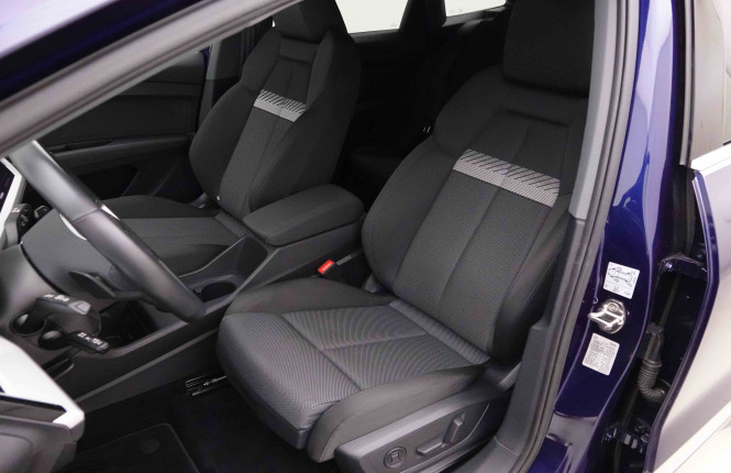 AUDI_AUDI_Q4 E_TRON_2652121_7.jpg