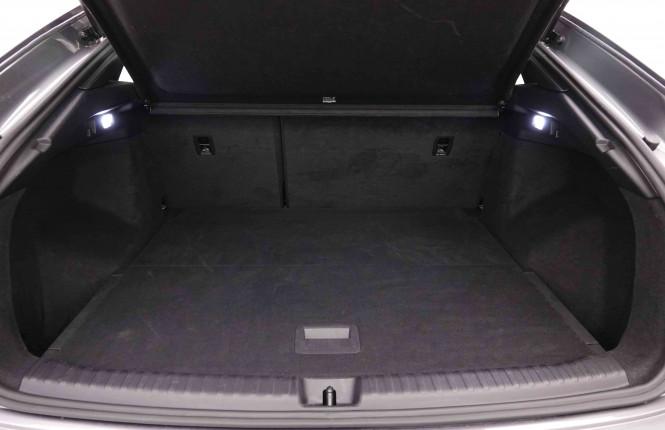 AUDI_AUDI_Q4 E_TRON_2652444_5.jpg AUDI_AUDI_Q4 E_TRON_2652444_5.jpg