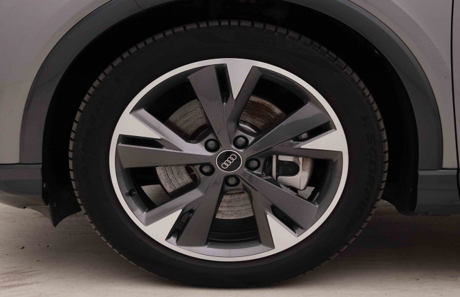 AUDI_AUDI_Q4 E_TRON_2652905_24.jpg