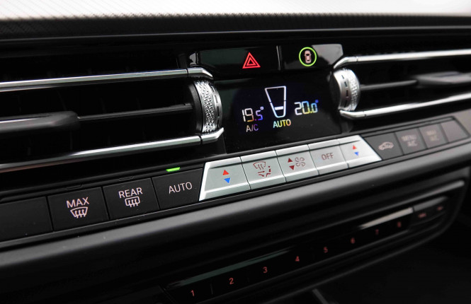 BMW_BMW_1_2549442_16.jpg