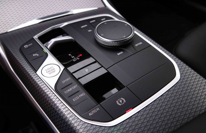 BMW_BMW_3_2548774_16.jpg