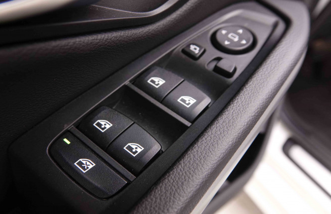 BMW_BMW_3_2550279_24.jpg
