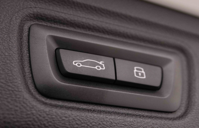 BMW_BMW_3_2550279_6.jpg