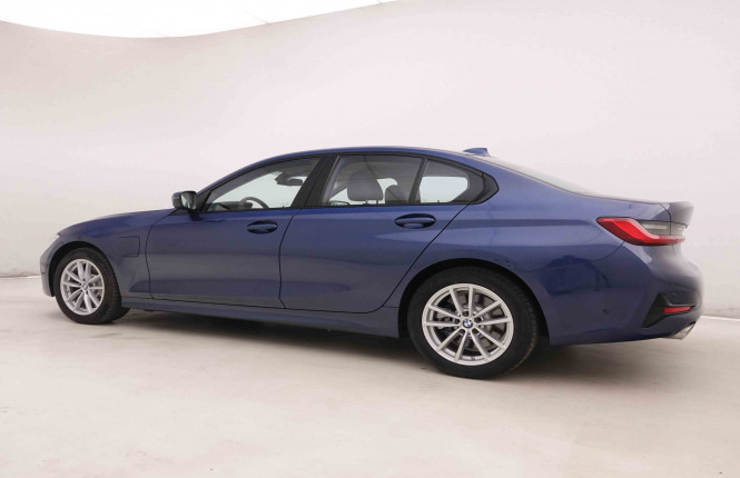 BMW_BMW_3_2550473_30.jpg