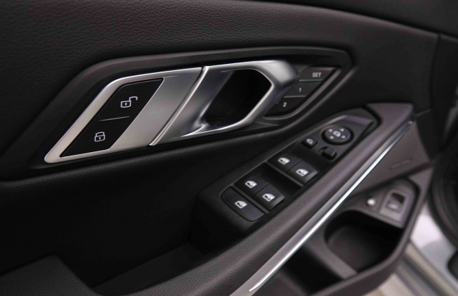 BMW_BMW_3_2550902_22.jpg