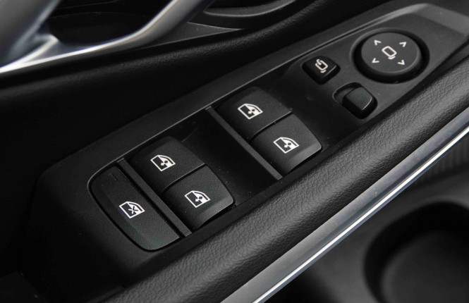 BMW_BMW_3_2654395_23.jpg