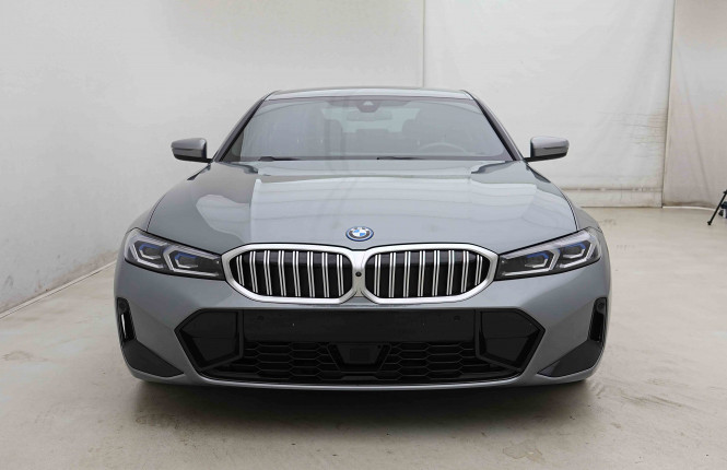 BMW_BMW_3_2654396_30.jpg