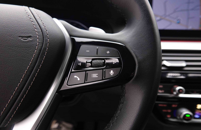 BMW_BMW_5_2550305_22.jpg BMW_BMW_5_2550305_22.jpg