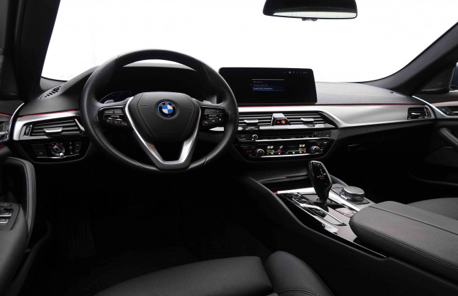 BMW_BMW_5_2550305_8.jpg BMW_BMW_5_2550305_8.jpg