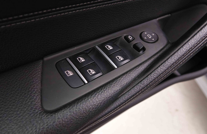 BMW_BMW_5_2550683_22.jpg BMW_BMW_5_2550683_22.jpg