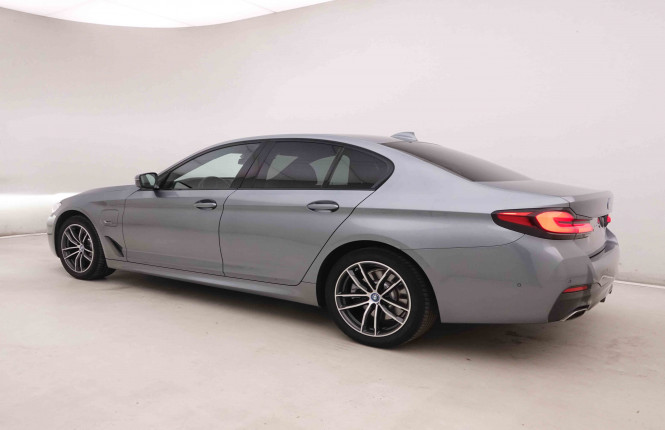 BMW_BMW_5_2550683_27.jpg BMW_BMW_5_2550683_27.jpg