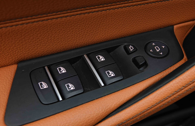 BMW_BMW_5_2654565_23.jpg