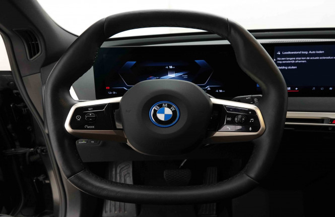 BMW_BMW_IX_2654584_10.jpg