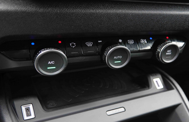 CITROEN_CITROEN_C4 X_2550572_15.jpg