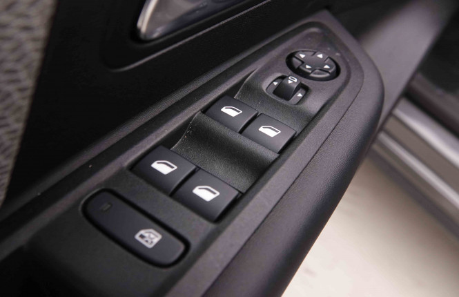 CITROEN_CITROEN_C4 X_2551035_20.jpg