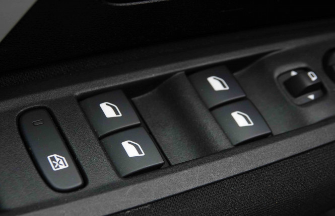 CITROEN_CITROEN_C4 X_2652643_20.jpg