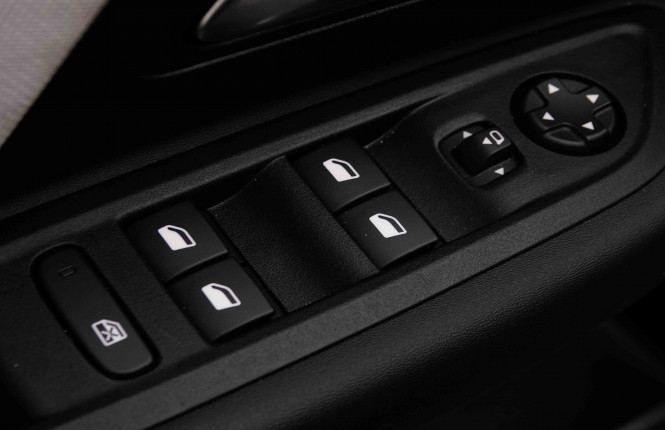 CITROEN_CITROEN_C4 X_2652702_20.jpg