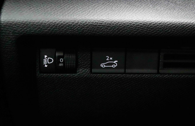 CITROEN_CITROEN_C4 X_2652703_19.jpg