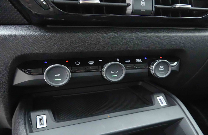 CITROEN_CITROEN_C4 X_2653783_11.jpg CITROEN_CITROEN_C4 X_2653783_11.jpg