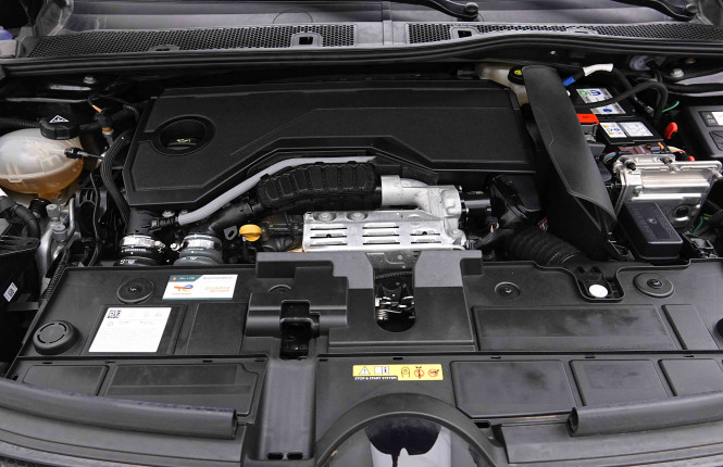 CITROEN_CITROEN_C4 X_2653783_19.jpg CITROEN_CITROEN_C4 X_2653783_19.jpg