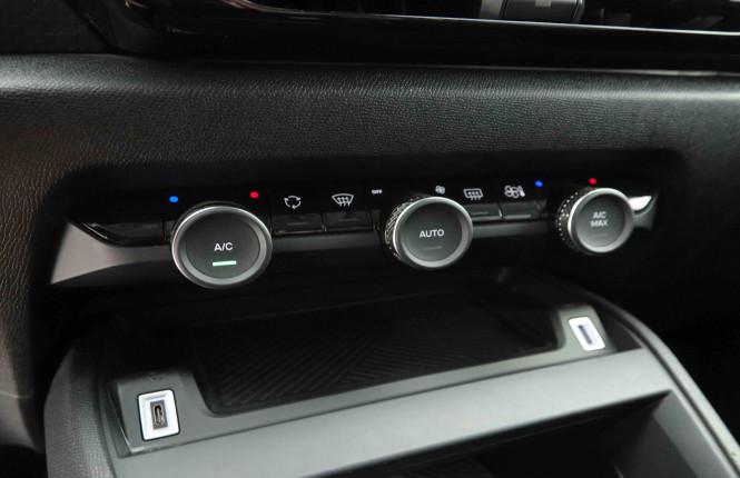CITROEN_CITROEN_C4 X_2653786_12.jpg