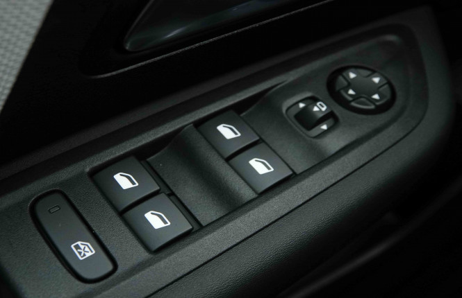 CITROEN_CITROEN_C4 X_2654287_19.jpg CITROEN_CITROEN_C4 X_2654287_19.jpg