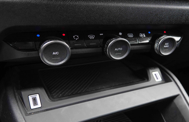 CITROEN_CITROEN_C4_2550051_15.jpg