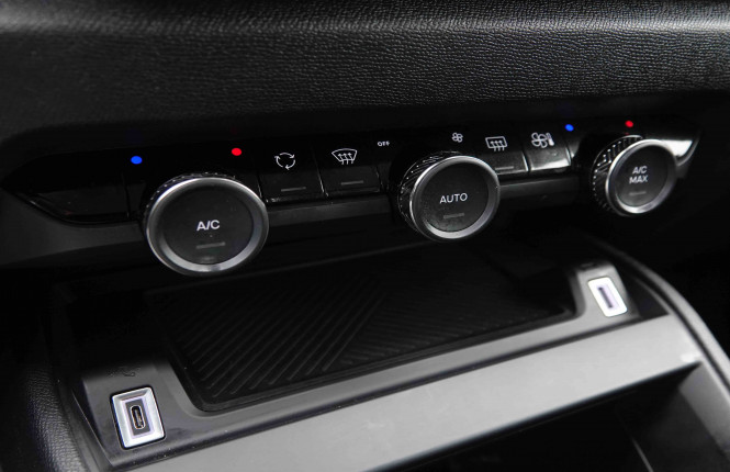 CITROEN_CITROEN_C4_2550083_15.jpg