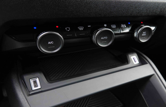 CITROEN_CITROEN_C4_2550089_15.jpg