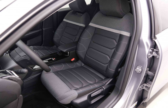 CITROEN_CITROEN_C4_2550949_6.jpg CITROEN_CITROEN_C4_2550949_6.jpg