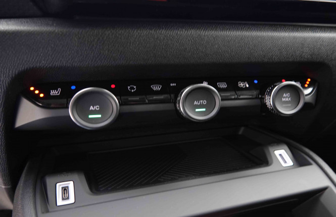 CITROEN_CITROEN_C4_2551769_12.jpg CITROEN_CITROEN_C4_2551769_12.jpg